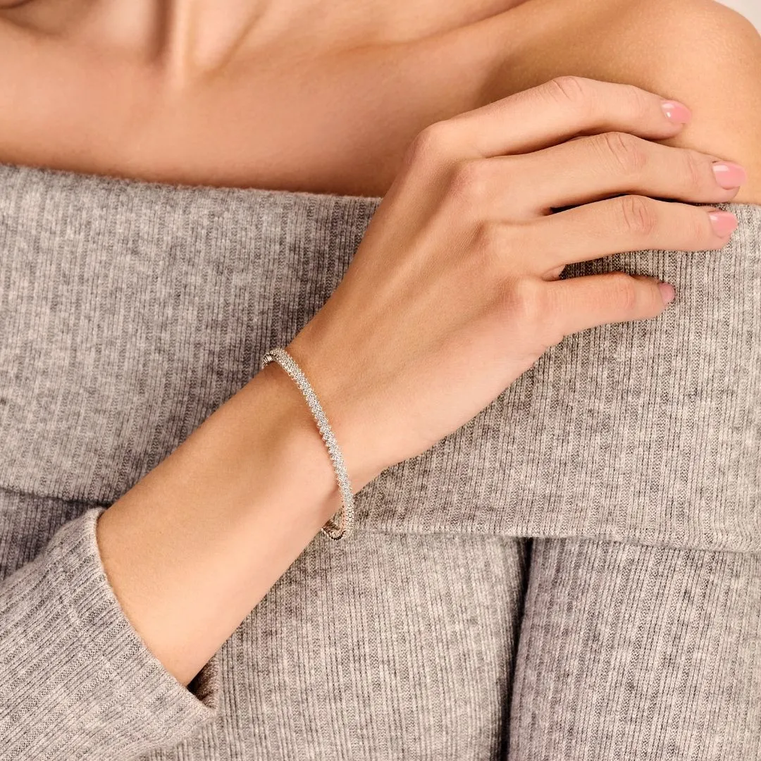 0.80 quilates pulsera diamante abierta en oro blanco 