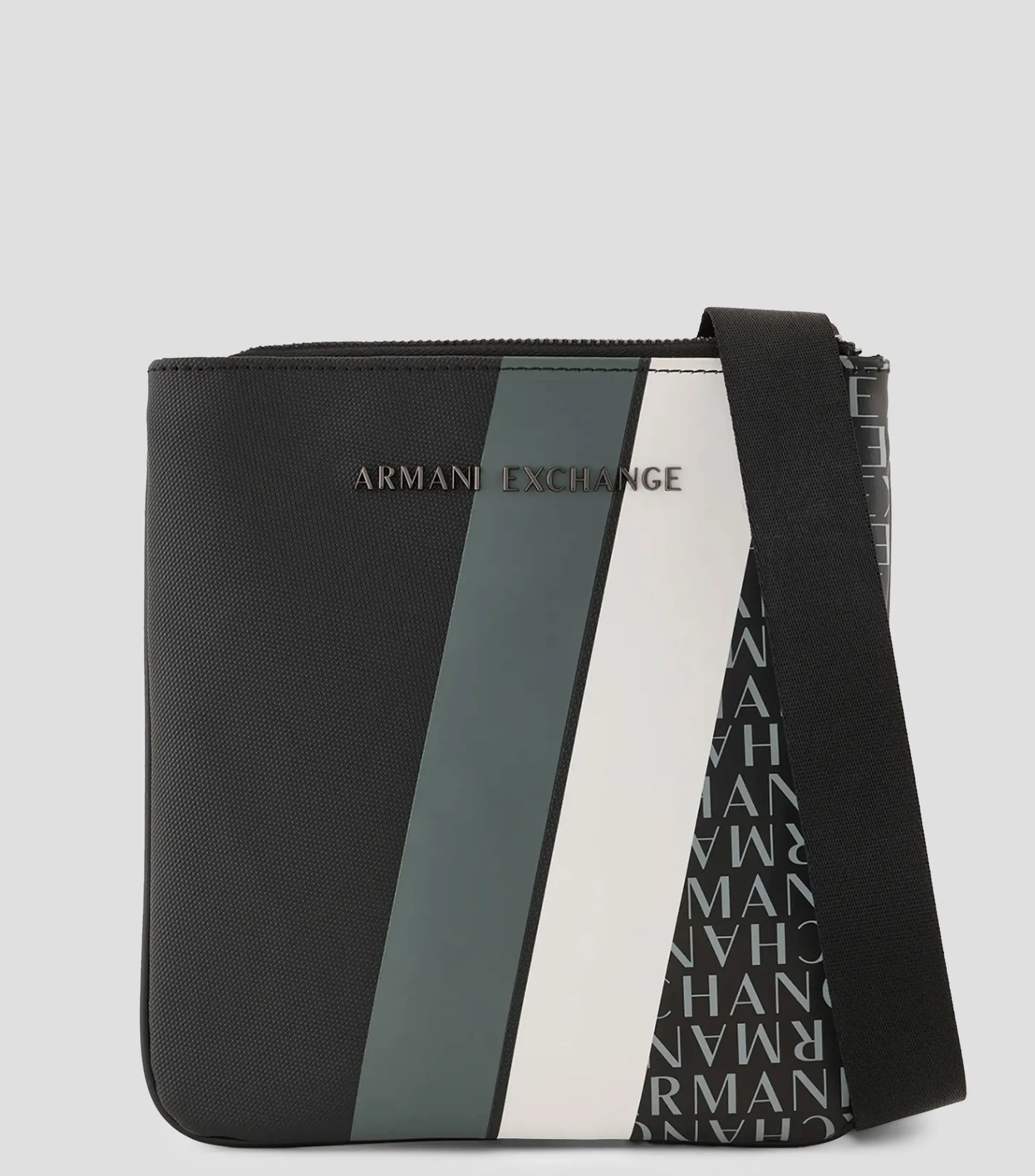 A821_Armani Exchange Bolso Messenger Estampado Hombre