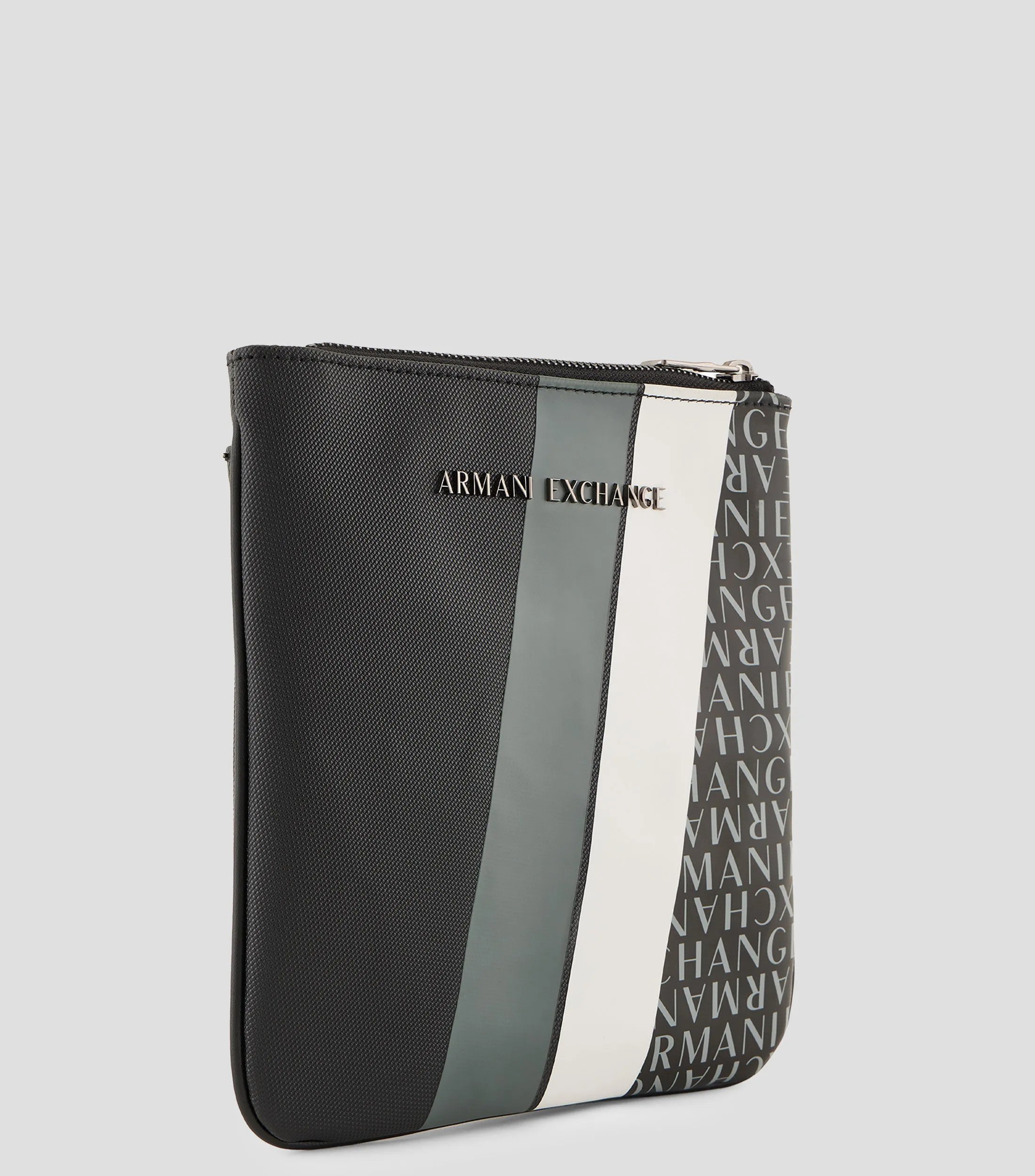 A821_Armani Exchange Bolso Messenger Estampado Hombre