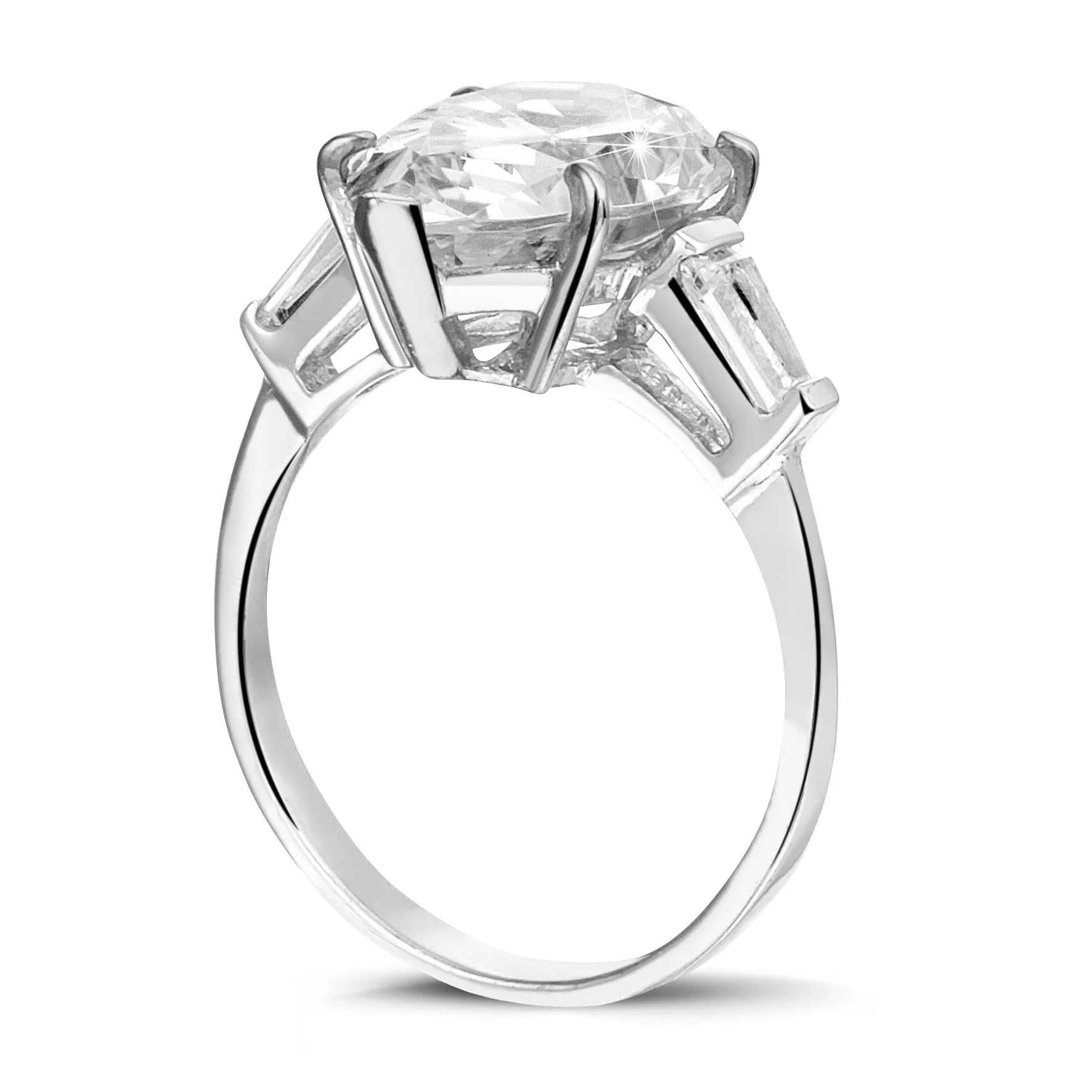 Anillo en oro blanco con diamante en forma de pera y diamantes talla baguette cónico 