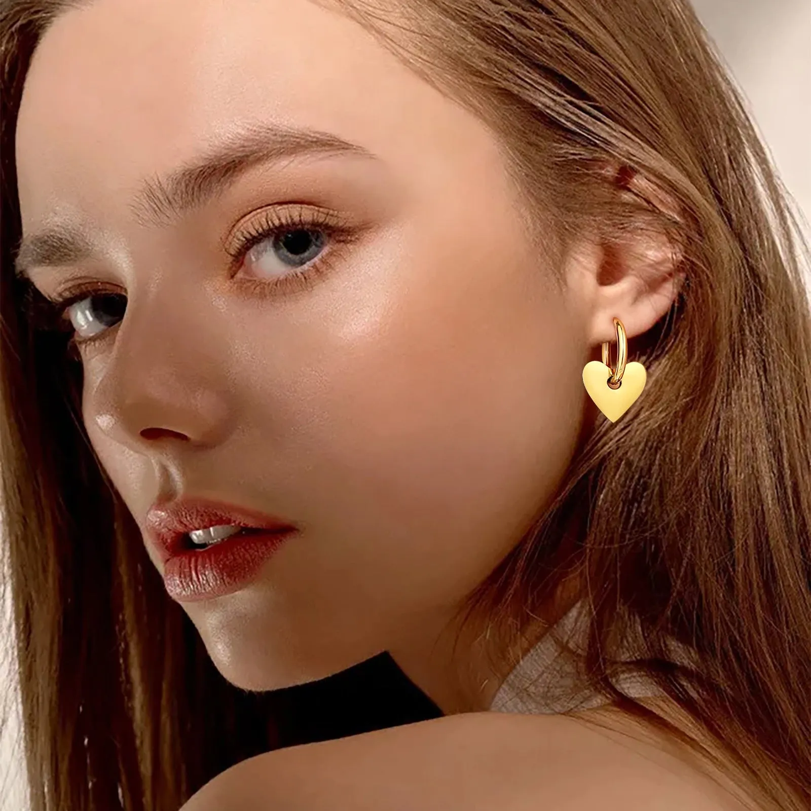 Aretes para mujeres Heart Earrings for Women, Gold Color Stainless Steel Solid Metal Ear Jewelry, Chic Elegant Removable Heart D