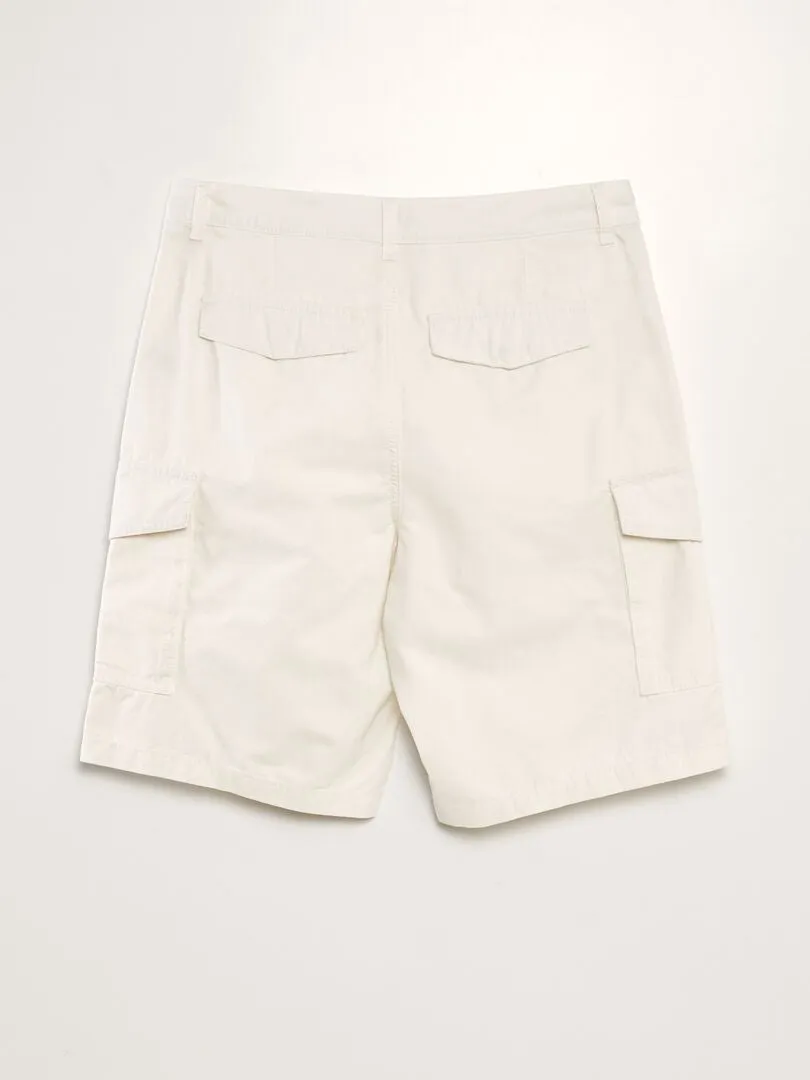 BERMUDAS CON BOLSILLOS EN LOS LATERALES  BLANCO