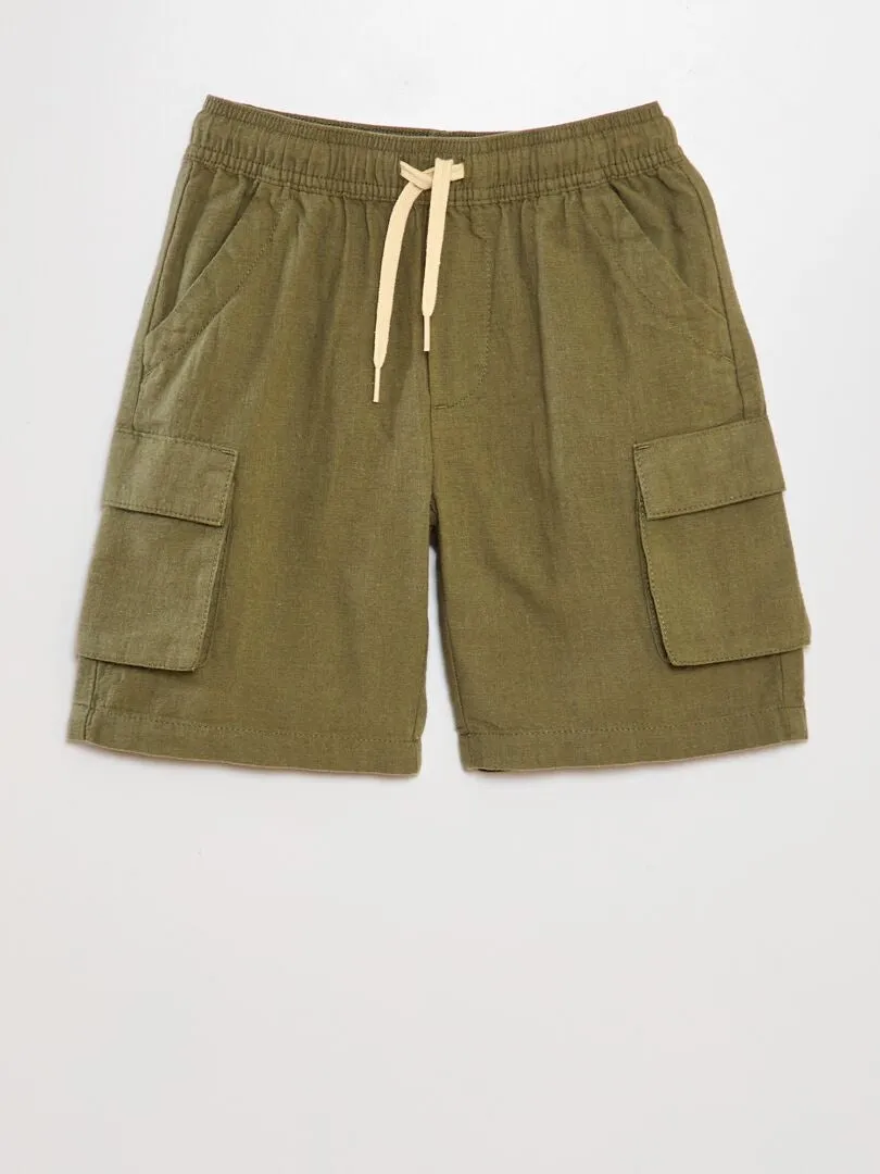 BERMUDAS CON MúLTIPLES BOLSILLOS  VERDE