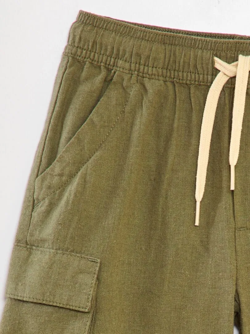 BERMUDAS CON MúLTIPLES BOLSILLOS  VERDE