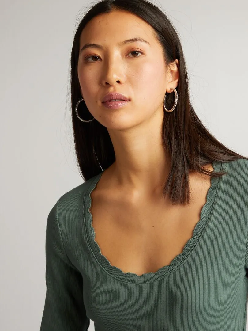 BODY DE CANALé CON CUELLO REDONDO  VERDE