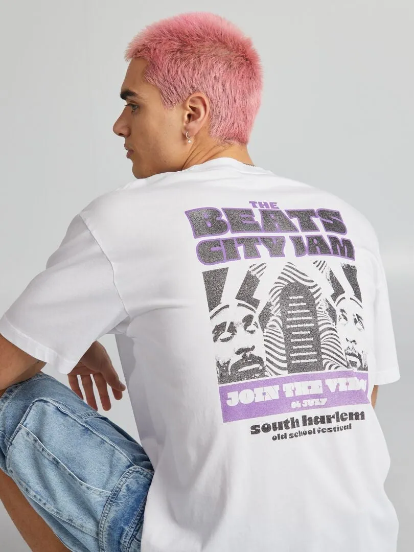 CAMISETA CON ESTAMPADO EN EL PECHO  BLANCO