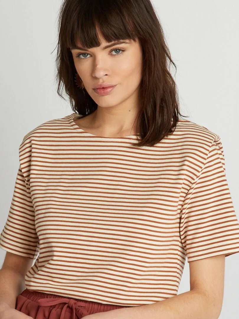 CAMISETA DE RAYAS CON HOMBRERAS  BEIGE