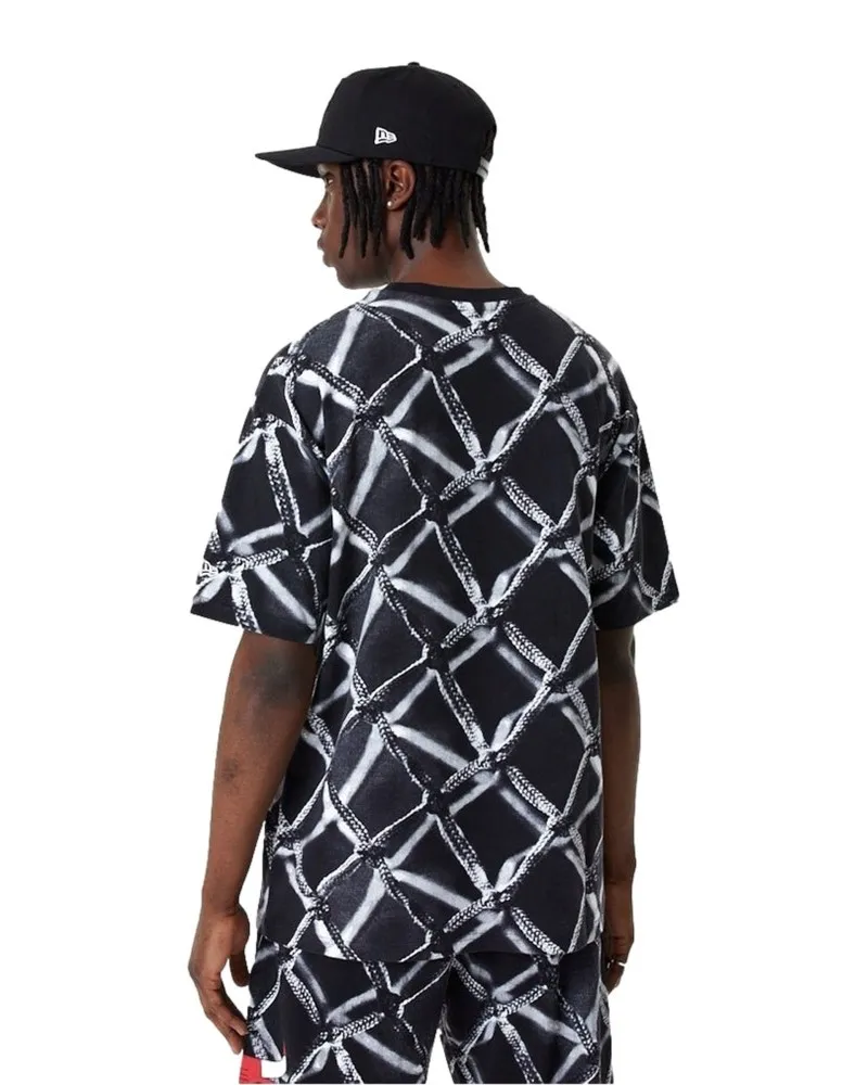 Camiseta new era negra bulls aop os tee