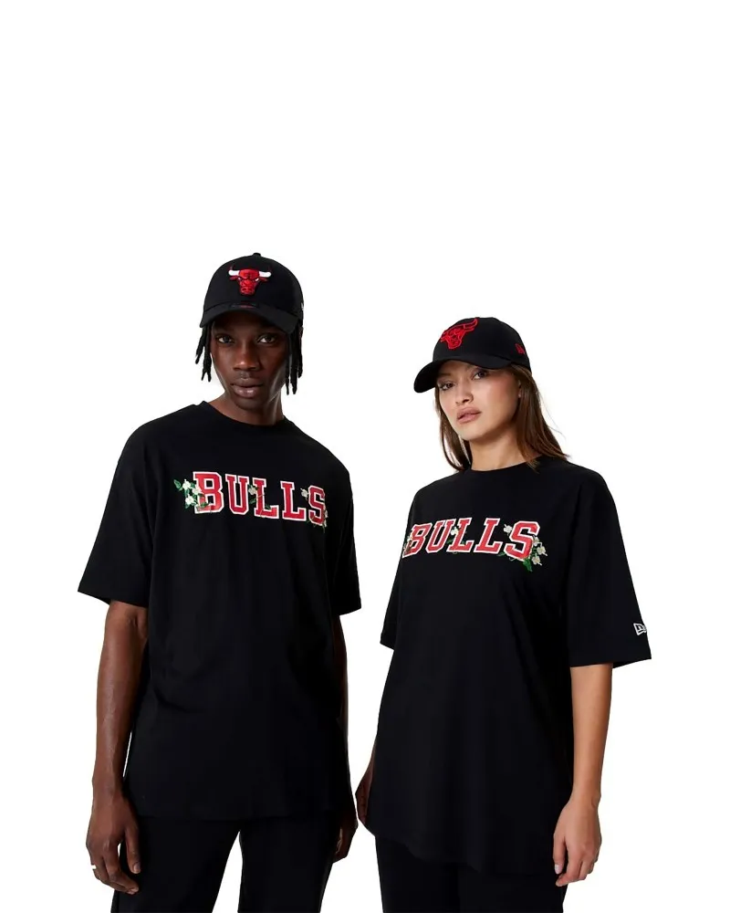 Camiseta new era negra bulls nba floral graphic os tee