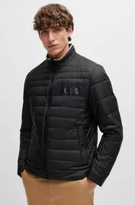 Chaqueta repelente al agua con cinta de logo en 3D