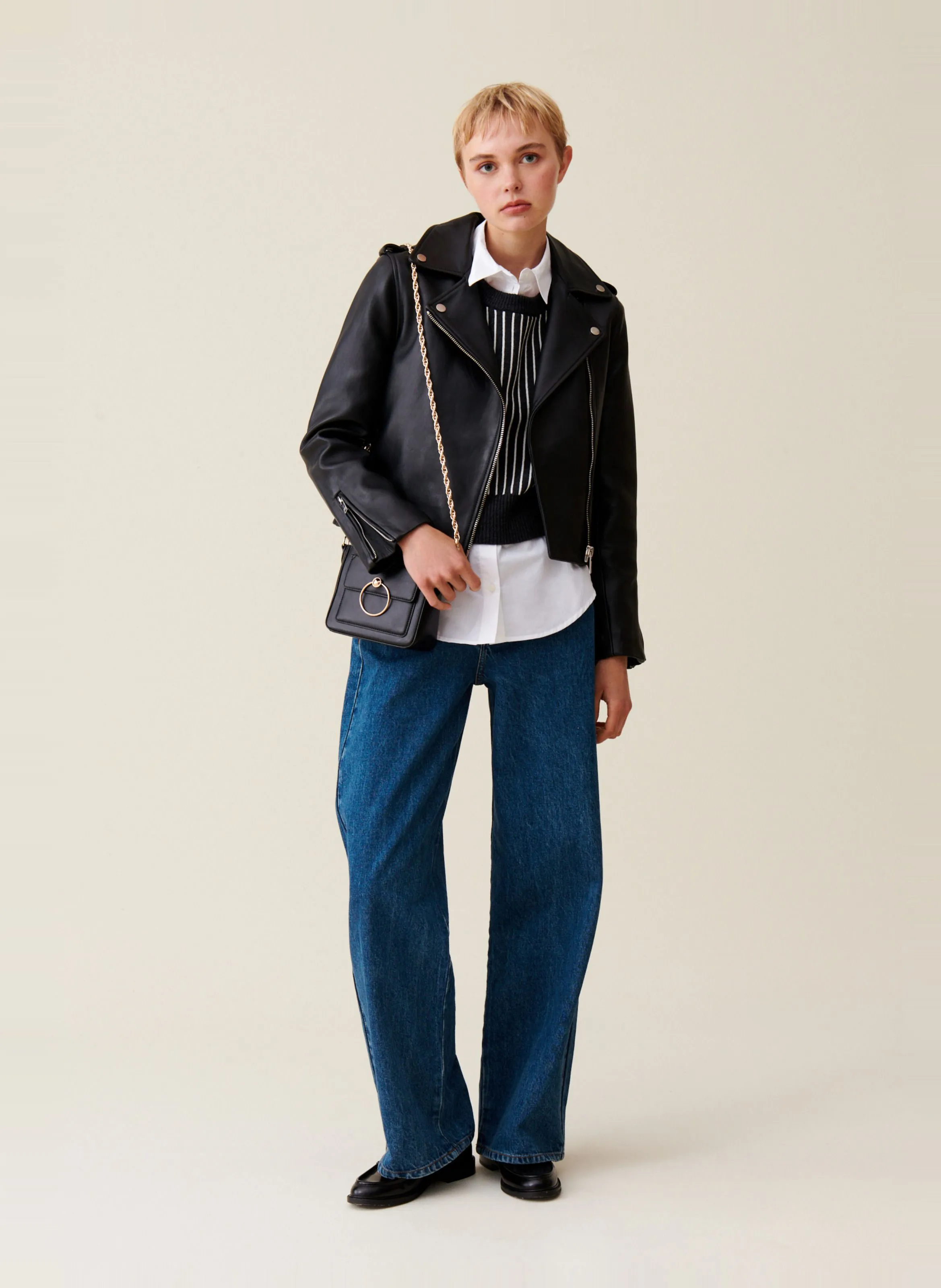 CLAUDIE PIERLOT Chaqueta de cuero entallada en negro