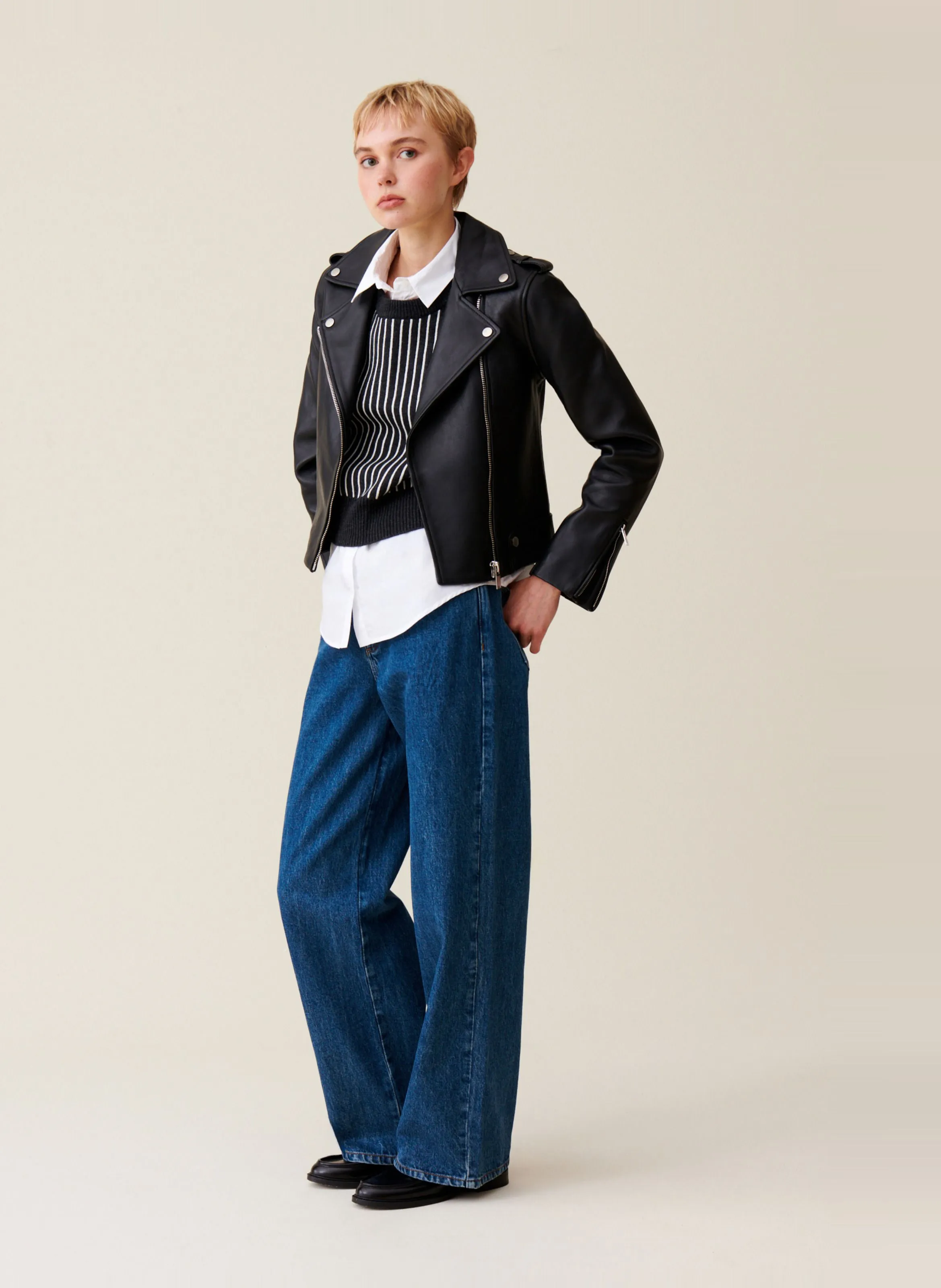 CLAUDIE PIERLOT Chaqueta de cuero entallada en negro