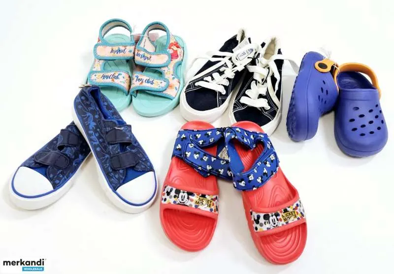 Colección de verano de calzado para niños: ofertas al por mayor en zapatos para niños ligeros y duraderos