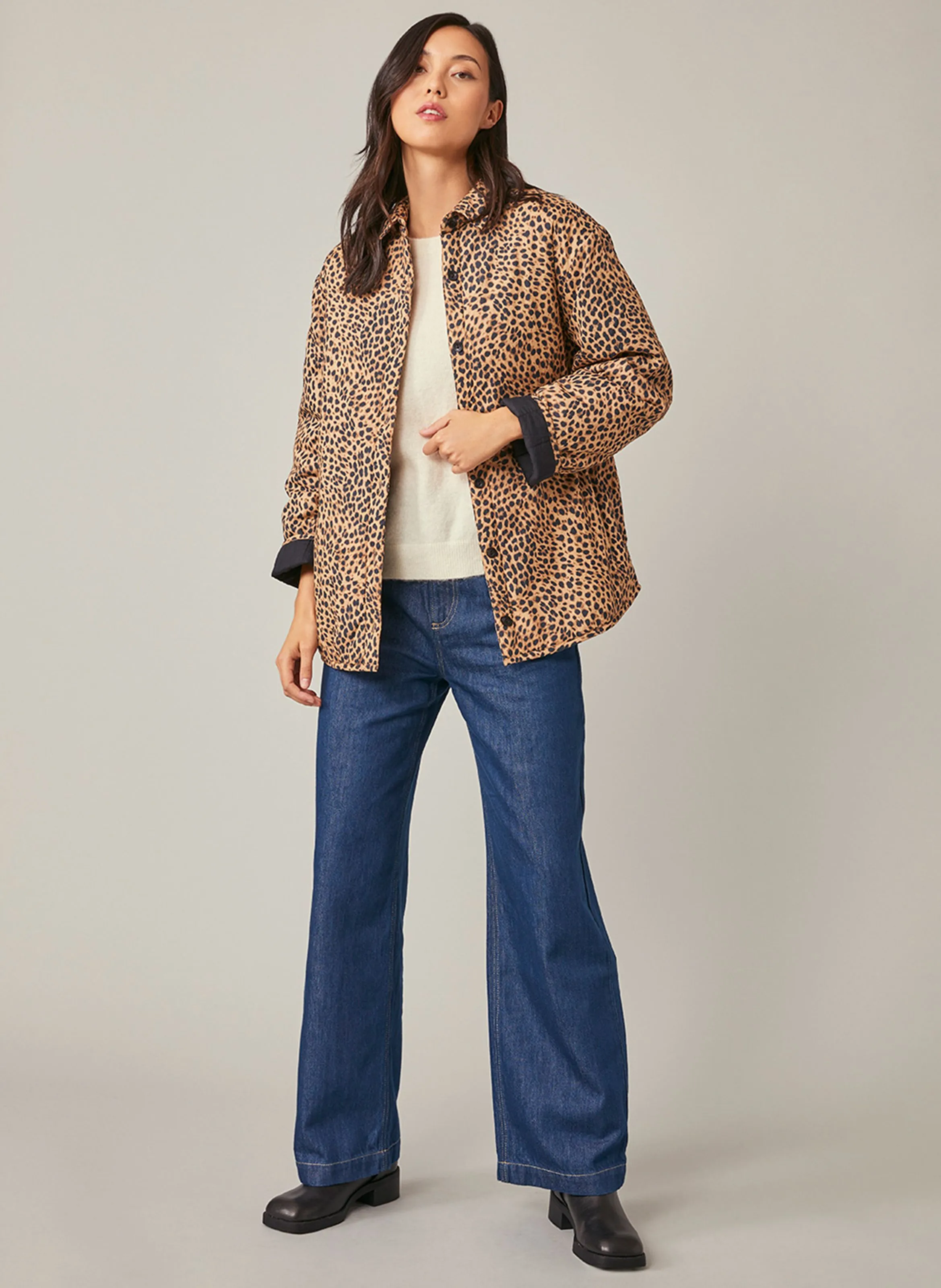 FABRICIA  CHAQUETA CON CUELLO CLáSICO DE ALGODóN ESTAMPADO EN MARRON