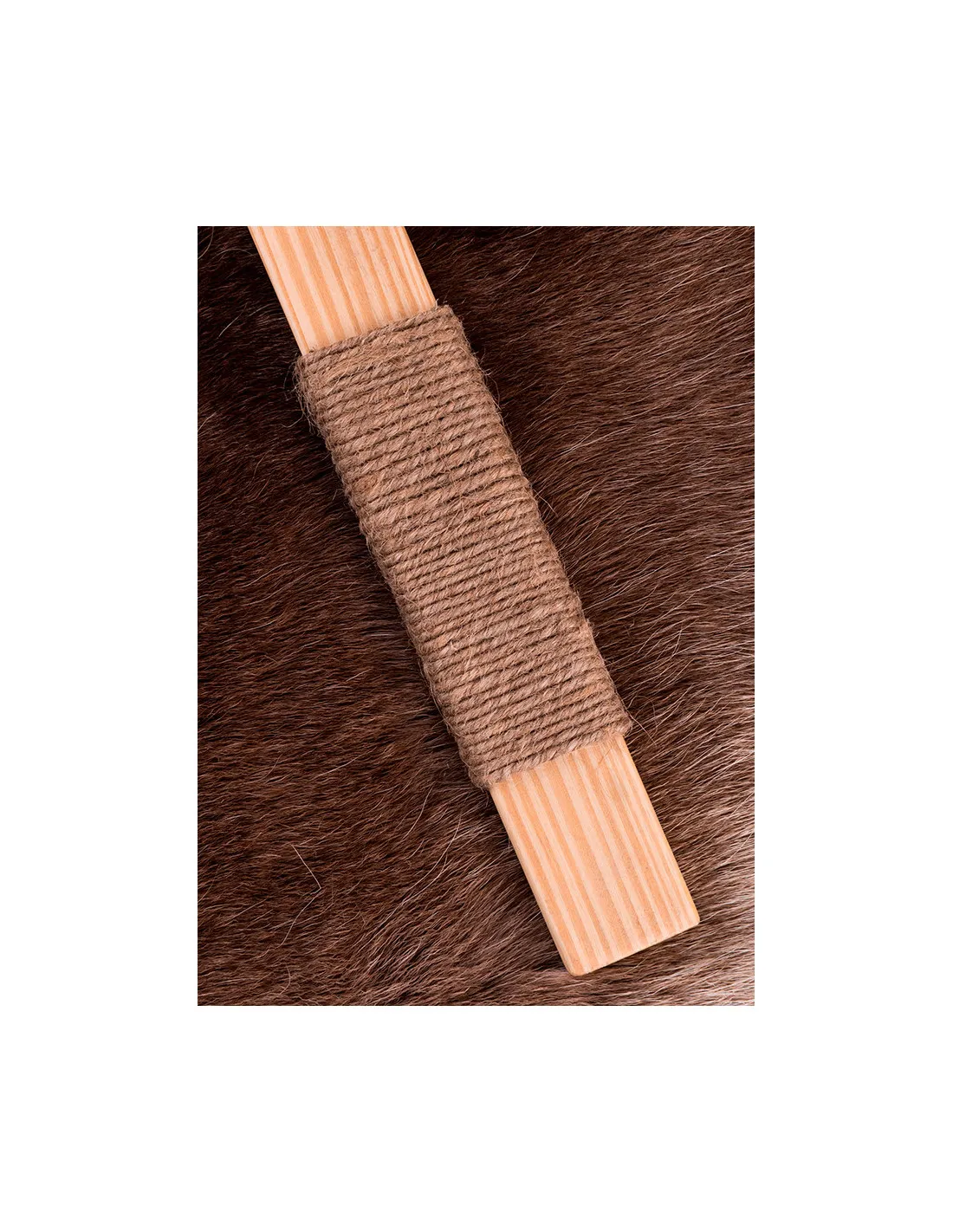 Hacha de madera y cuerda para niños