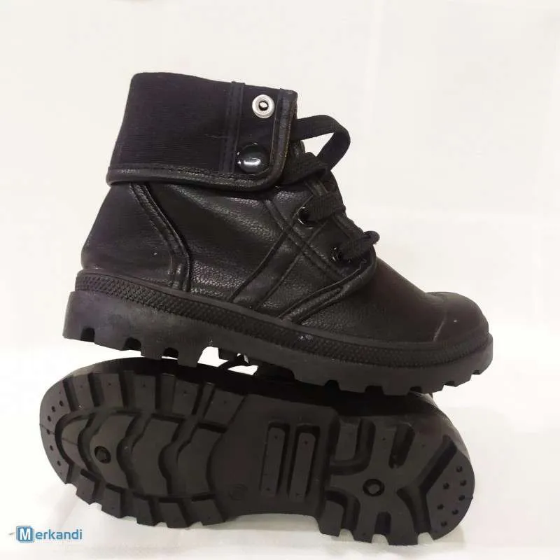 Lote surtido de botas para niños y niñas diferentes modelos y todas las tallas