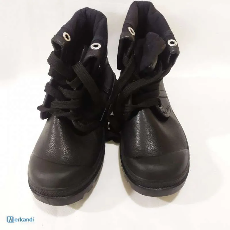 Lote surtido de botas para niños y niñas diferentes modelos y todas las tallas