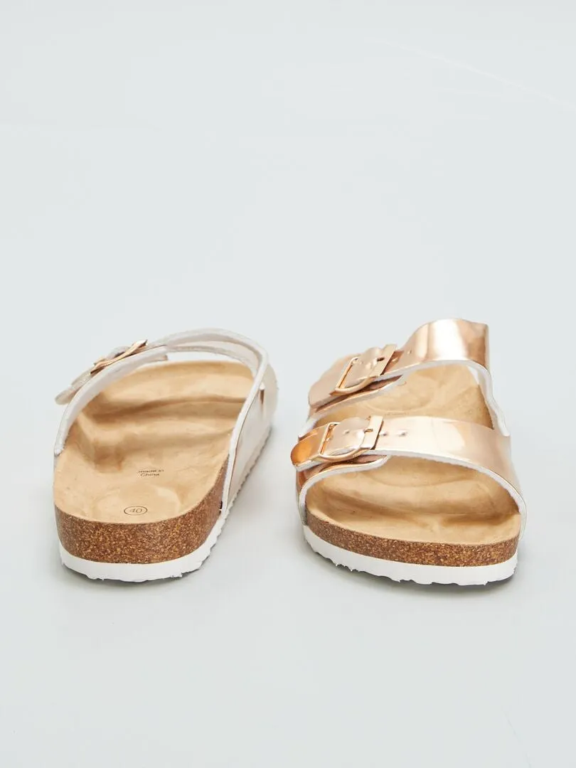 MULES CON HEBILLAS METáLICAS  BEIGE