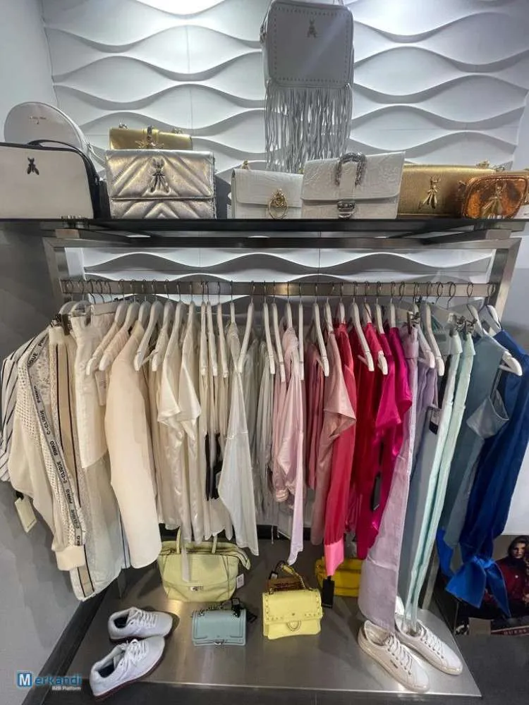 Pinko stock de ropa de mujer