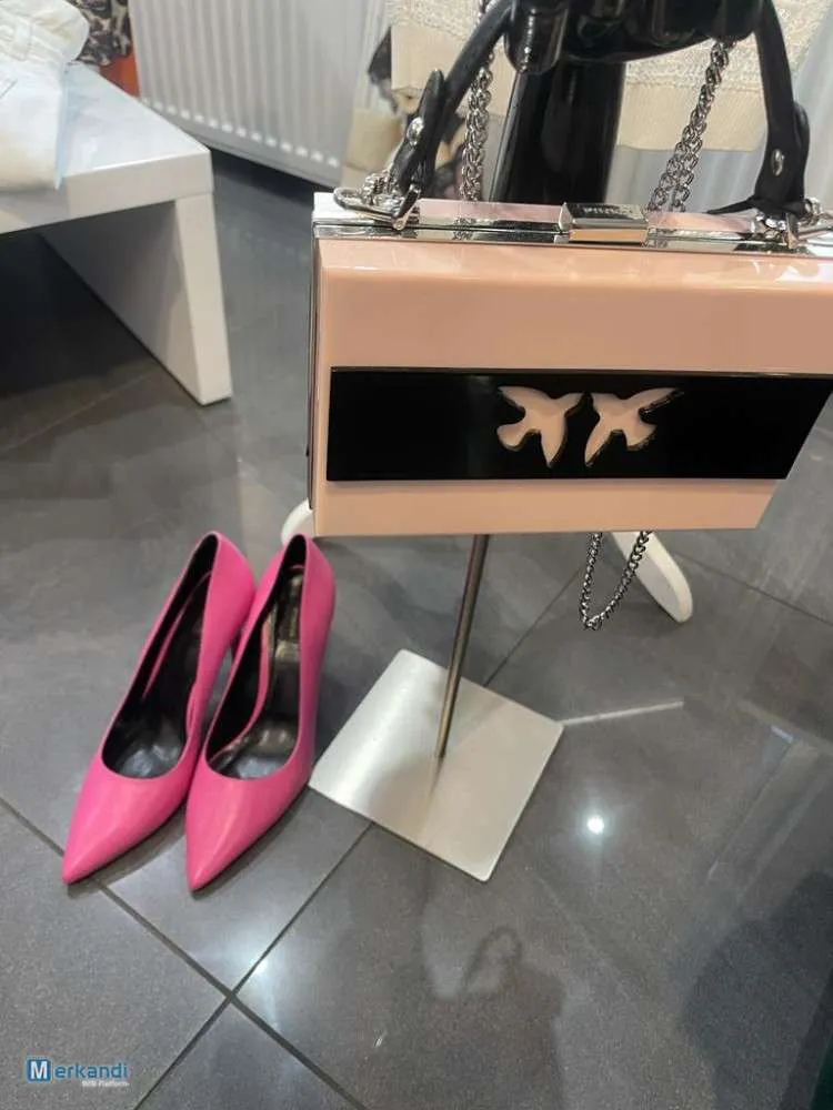 Pinko stock de ropa de mujer