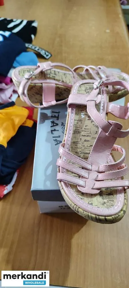 Sandalias niños y bailarinas a 3 eur