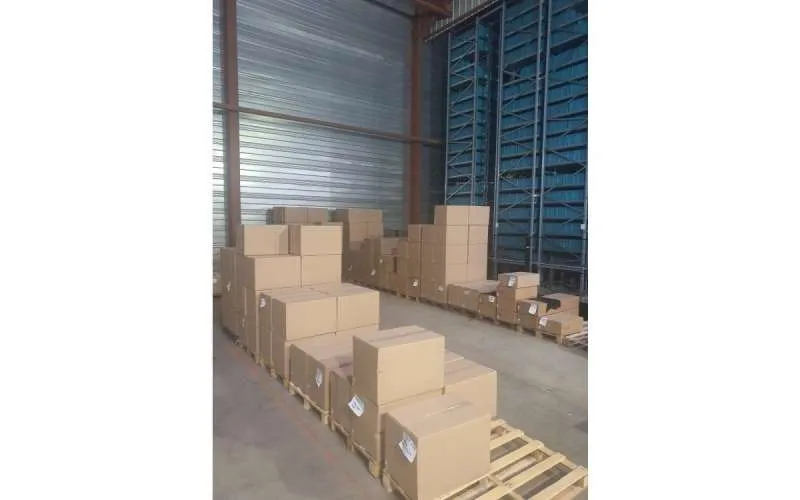 Set de ropa de segunda mano para Adultos Niños y Bebés 2293 u...