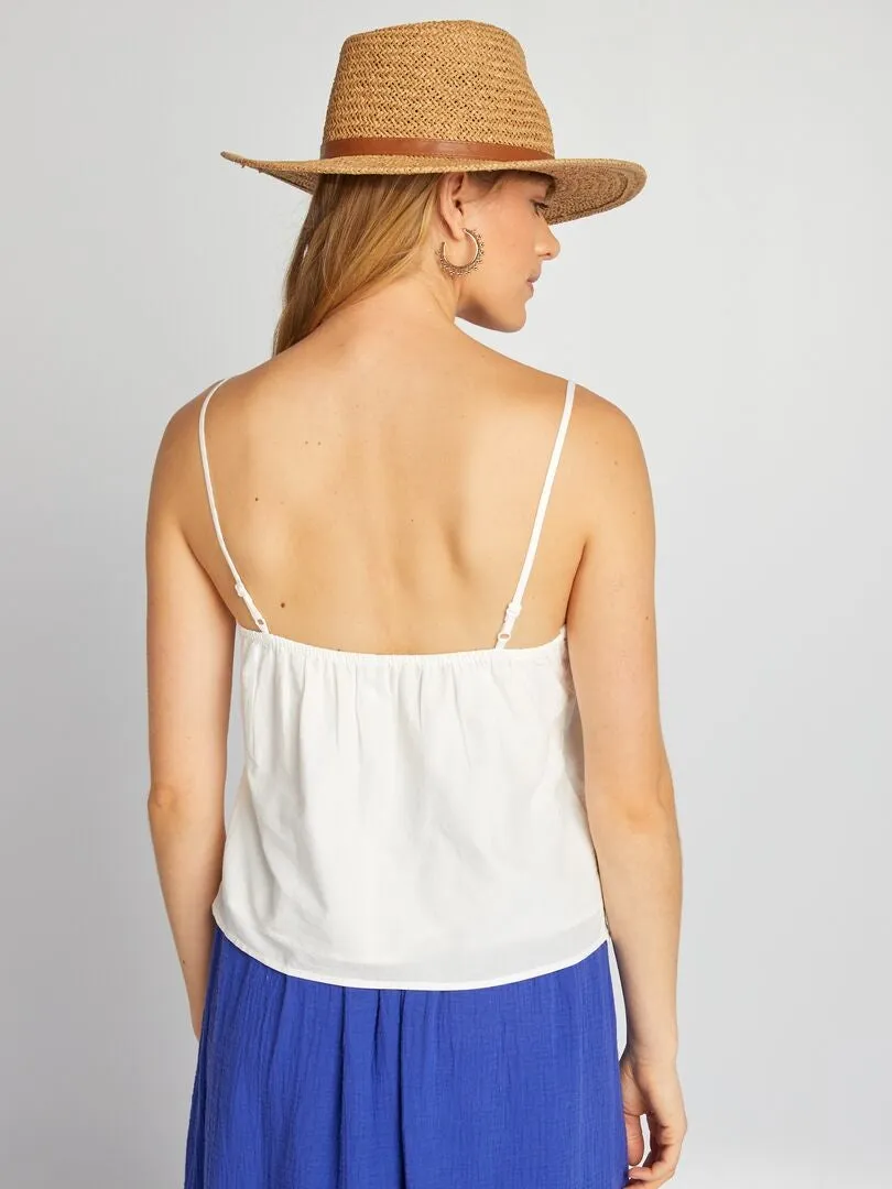 TOP CON BORDADO INGLéS  BEIGE