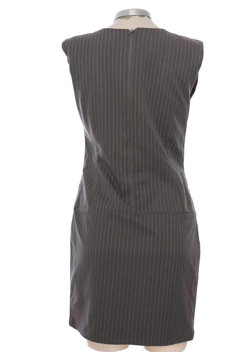 VESTIDO / ENTERIZO COLOR GRIS  CLOSEANDO