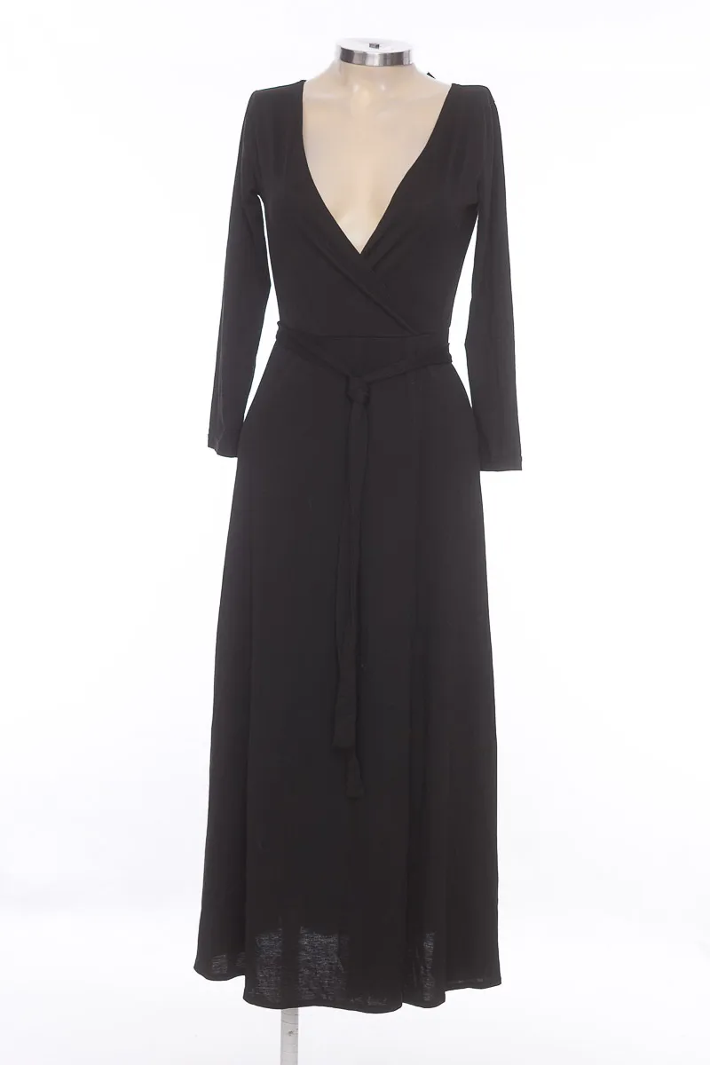 VESTIDO / ENTERIZO COLOR NEGRO  E  FEITE