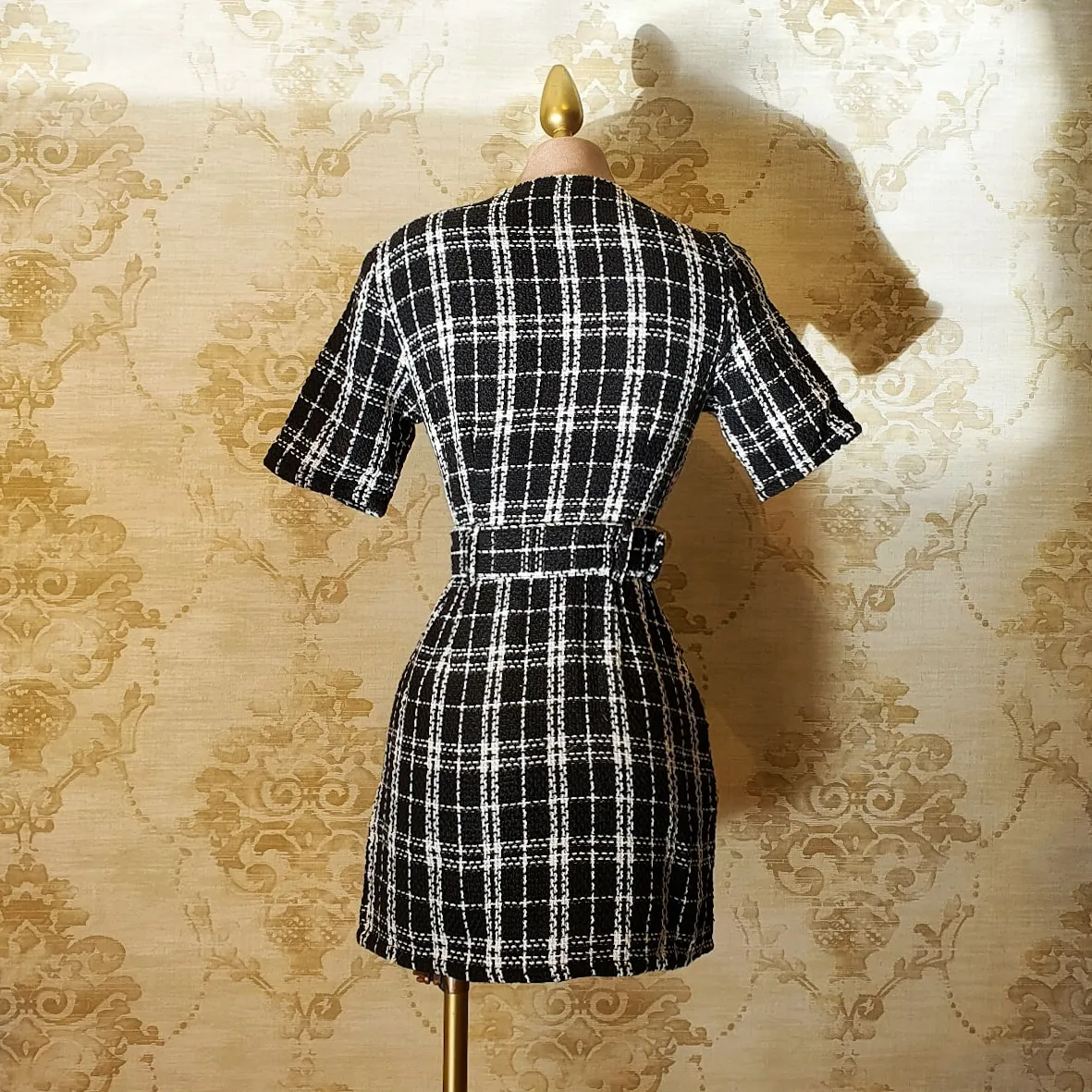 Vestido Negro Corto Tejido Manga Corta